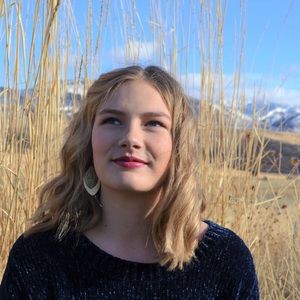 Meet your Posher, Alexis